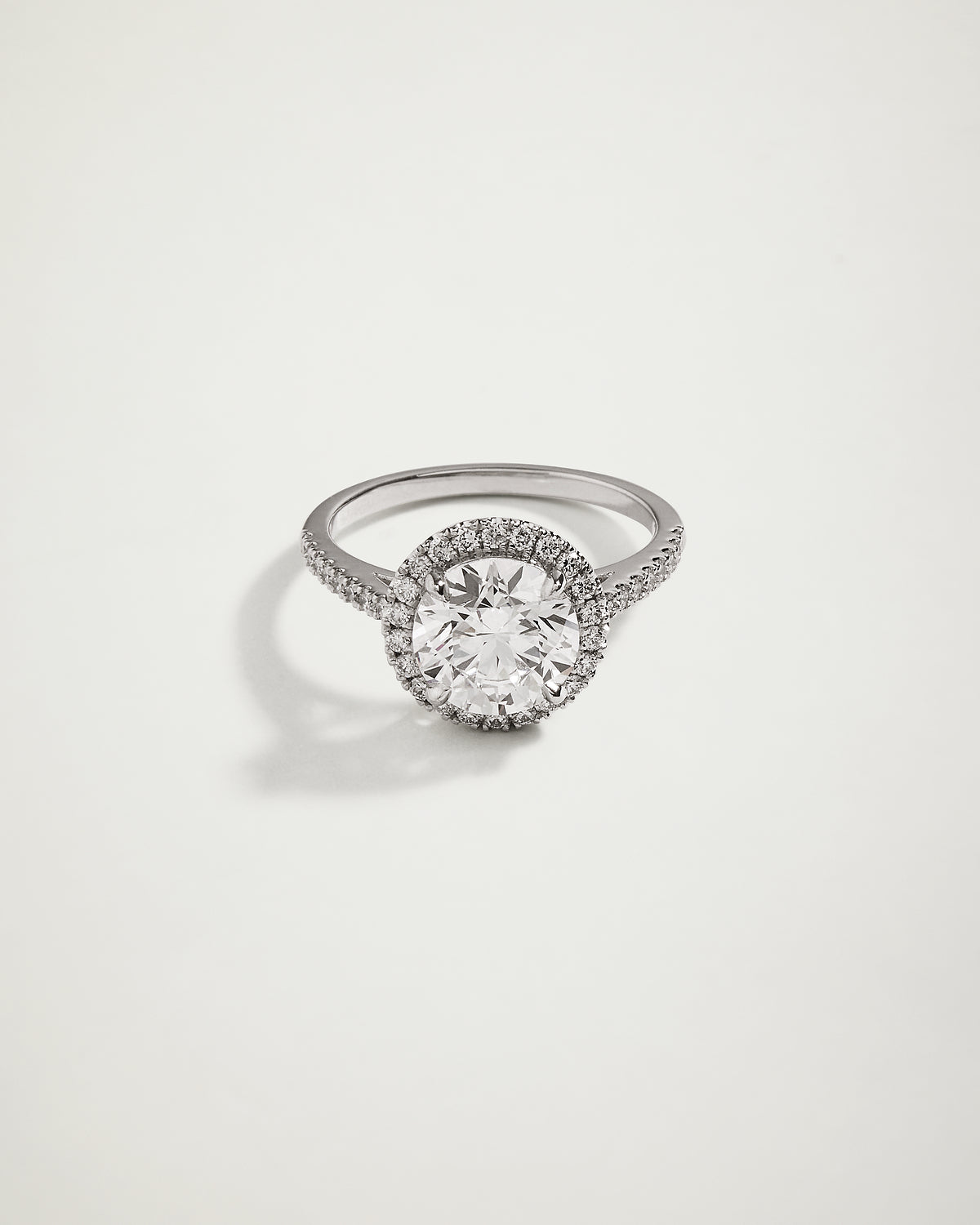 Round Brilliant Cut Diamond Engagement Ring with Halo, WG