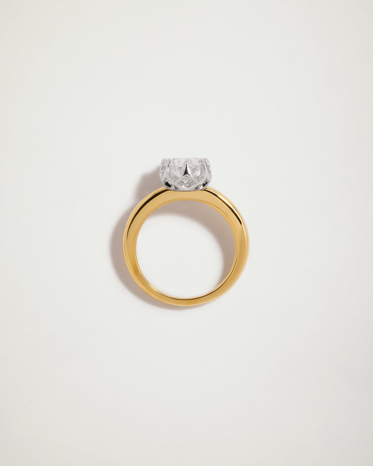 Scallop Heirloom Solitaire Oval Diamond Ring, YG